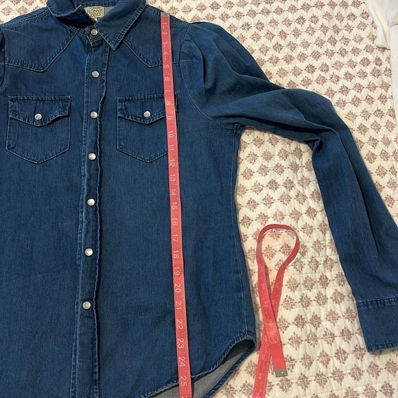 Torn by Ronny Kobo Denim Long Puff Sleeve Pearl Button Snap Front Size Medium - Picture 16 of 16